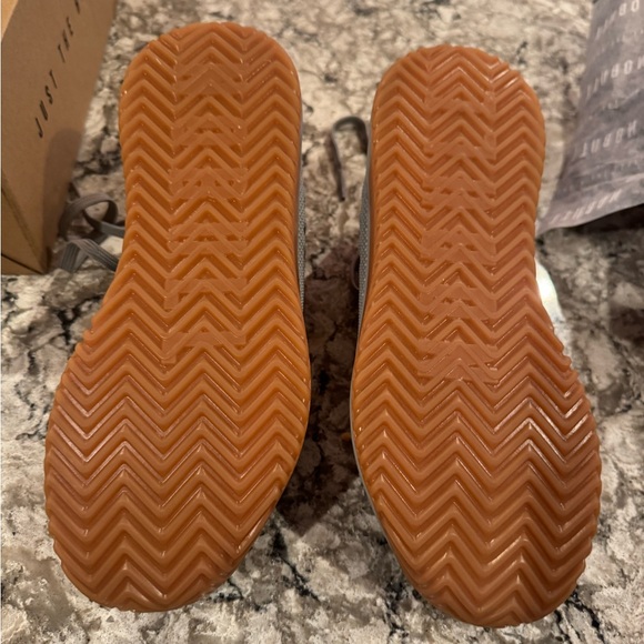 NOBULL Light Gray and Tan Impact Sneaker - Picture 5 of 8